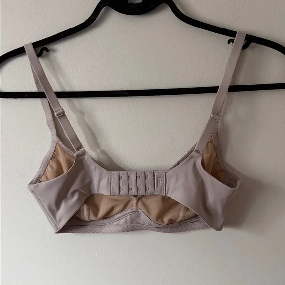 Knix Wireless Bra XS – Nude Blush Lace Detail, Lightweight & Comfortable - Picture 4 of 6